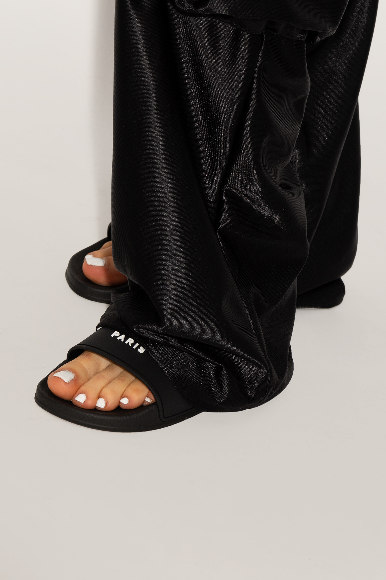 GIVENCHY BE3004E1UM001 関税送料込 Black Slides with logo Givenchy - Vitkac AS